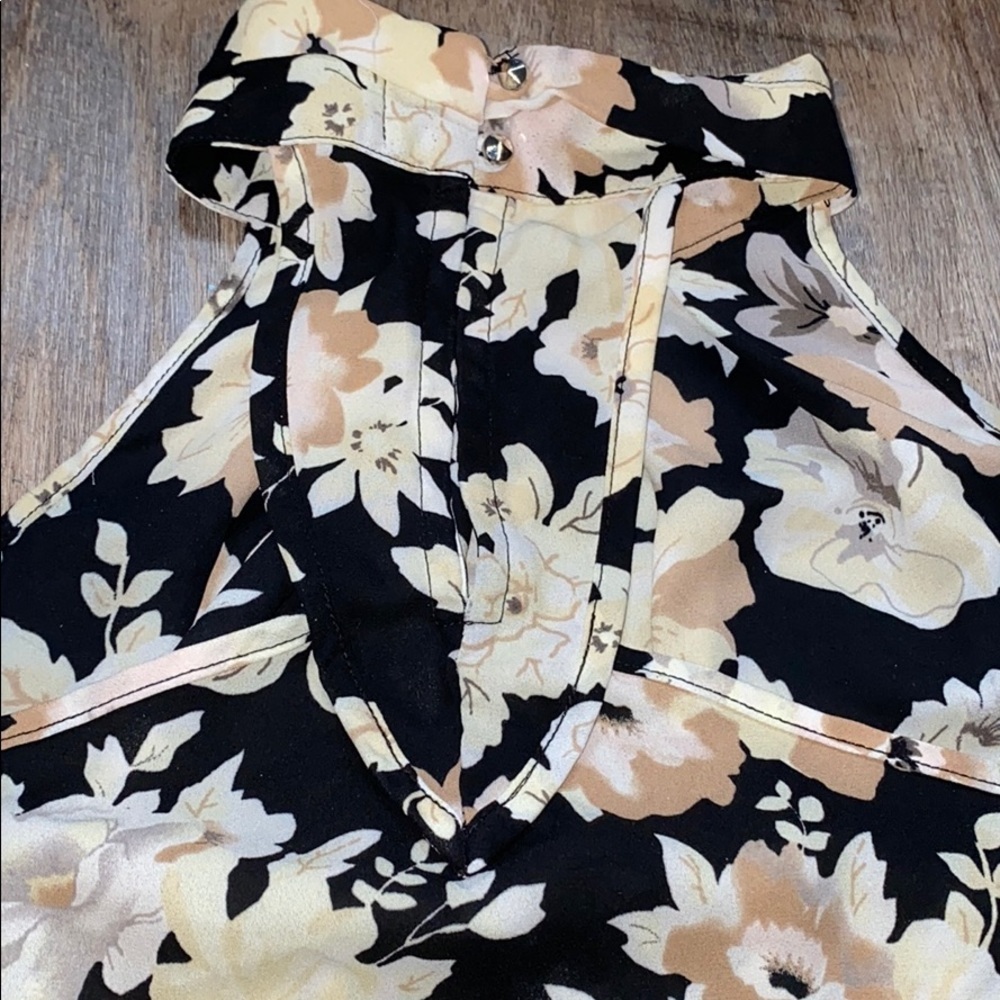 Floral Choker Top - Picture 3 of 5